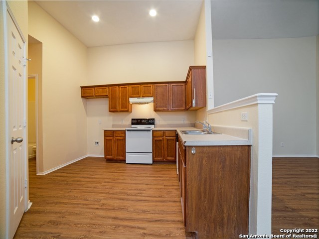 Image 9 of 19 For 5714 Golf Heights  1