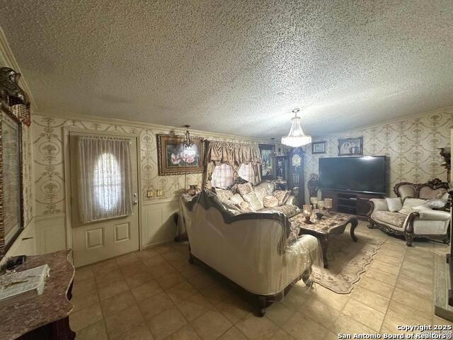 Listing photo id 8 for 2427 Fm 462