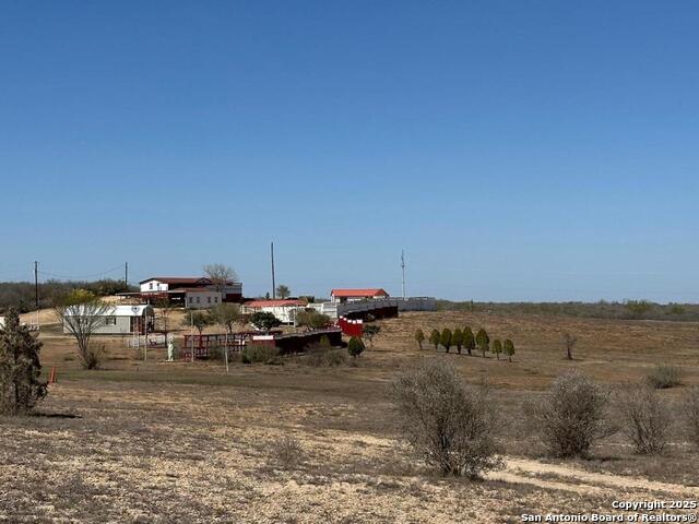 Listing photo id 1 for 2427 Fm 462