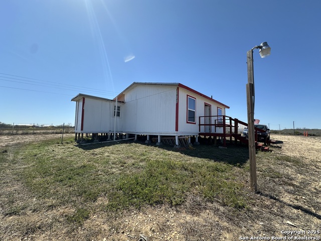 Listing photo id 33 for 2427 Fm 462