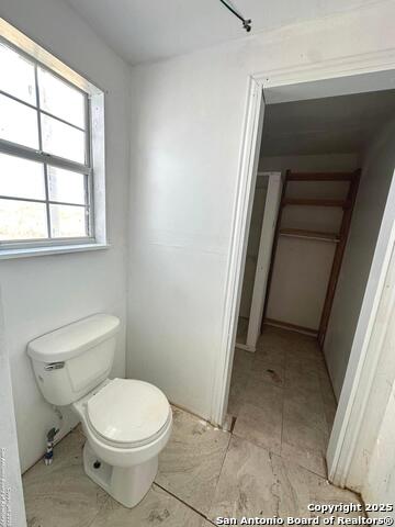 Listing photo id 36 for 2427 Fm 462