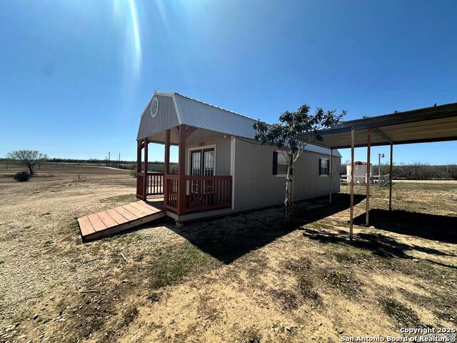 Listing photo id 39 for 2427 Fm 462