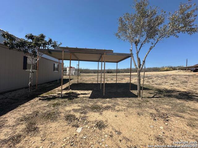 Listing photo id 40 for 2427 Fm 462