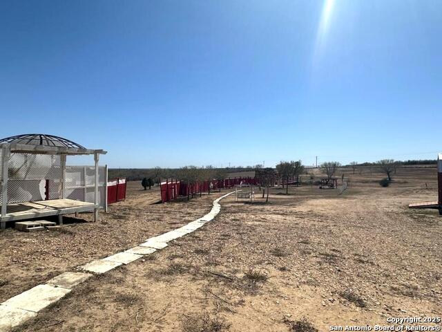 Listing photo id 41 for 2427 Fm 462