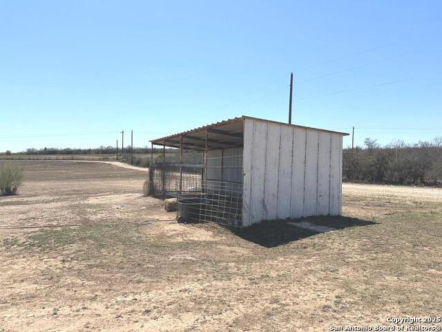 Listing photo id 44 for 2427 Fm 462