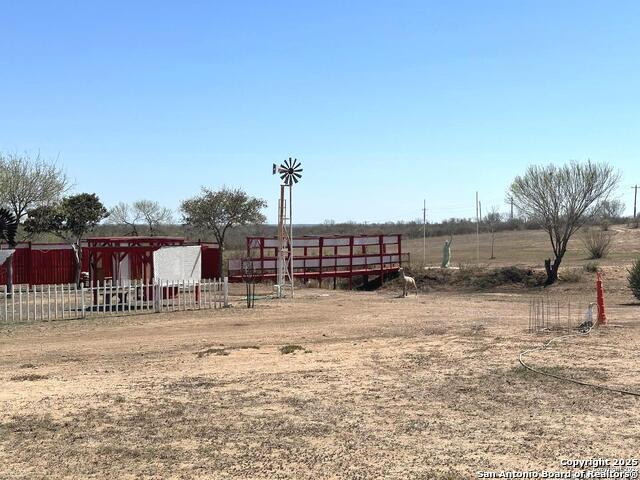 Listing photo id 45 for 2427 Fm 462