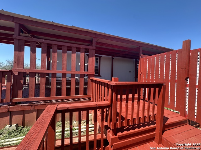 Listing photo id 3 for 2427 Fm 462
