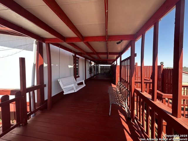 Listing photo id 4 for 2427 Fm 462