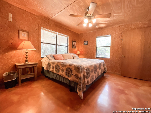 Listing photo id 8 for 1381 County Road 348