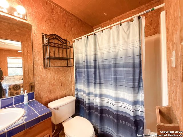 Listing photo id 9 for 1381 County Road 348