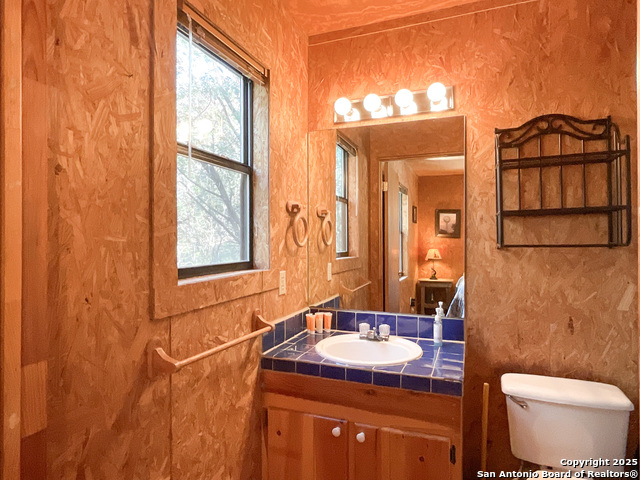 Listing photo id 10 for 1381 County Road 348