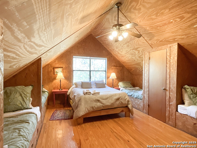 Listing photo id 14 for 1381 County Road 348