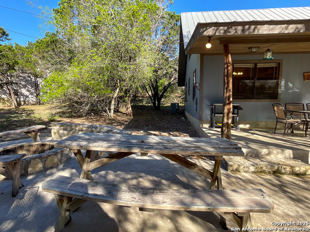 Listing photo id 17 for 1381 County Road 348