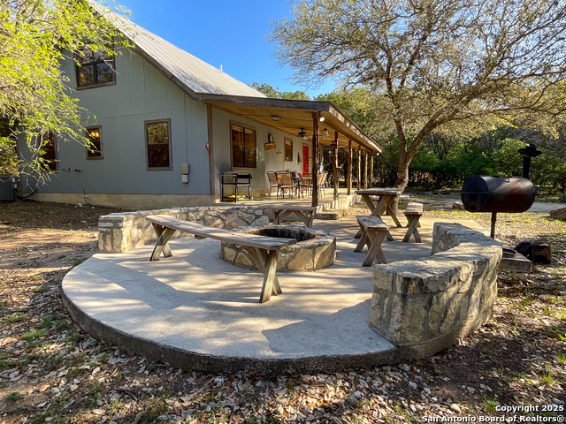 Listing photo id 0 for 1381 County Road 348