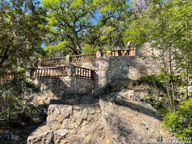 Listing photo id 23 for 1381 County Road 348