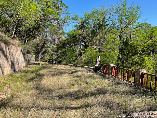 Listing photo id 25 for 1381 County Road 348