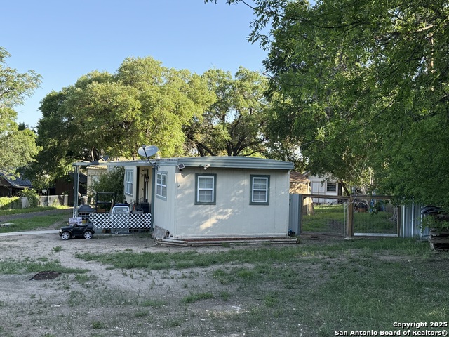 Listing photo id 2 for 11943 Manzanita