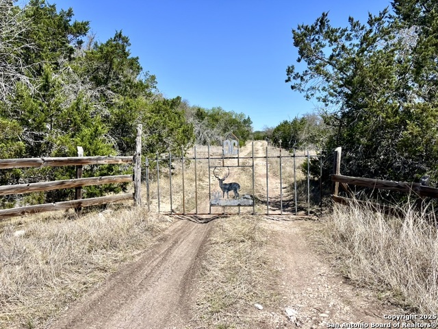 Listing photo id 57 for 00 Pr  