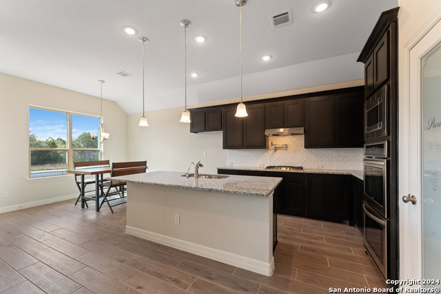 Image 12 of 15 For 423 Montessa Park