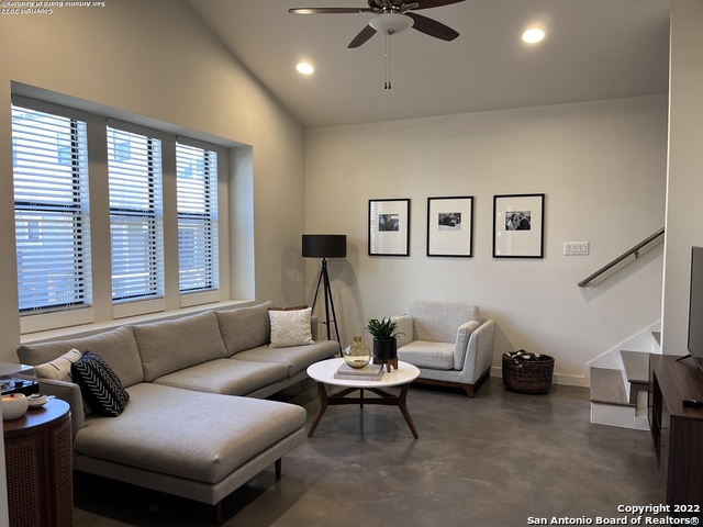 Image 3 of 27 For 1118 N Olive St N