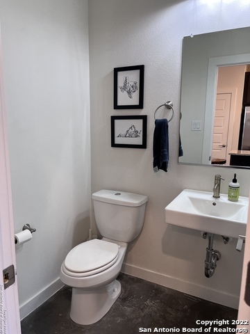 Image 7 of 27 For 1118 N Olive St N