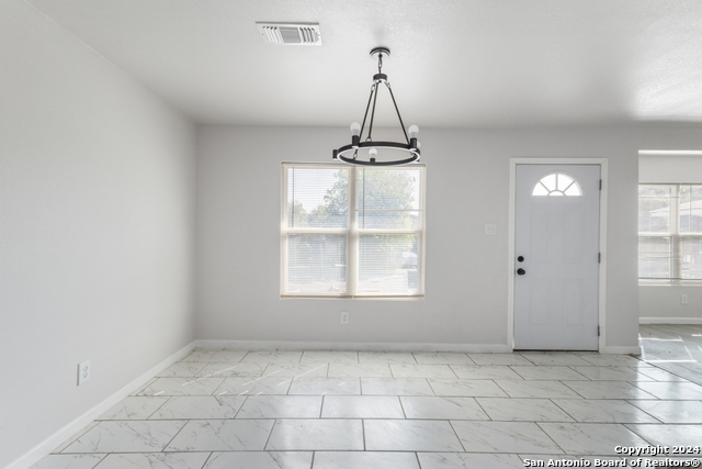 Listing photo id 11 for 243 Alicia Ave