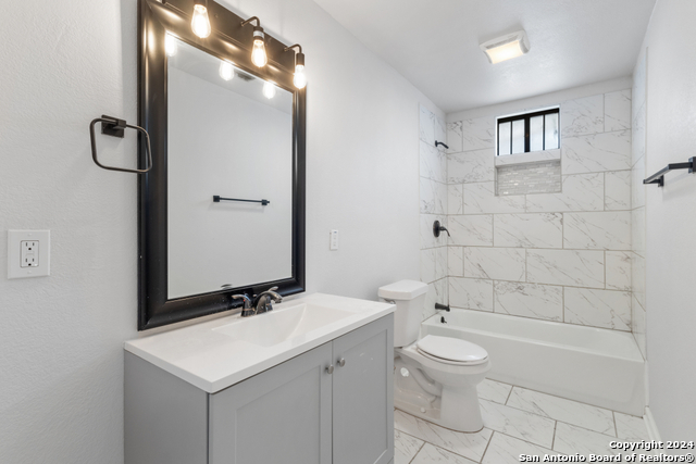 Listing photo id 15 for 243 Alicia Ave