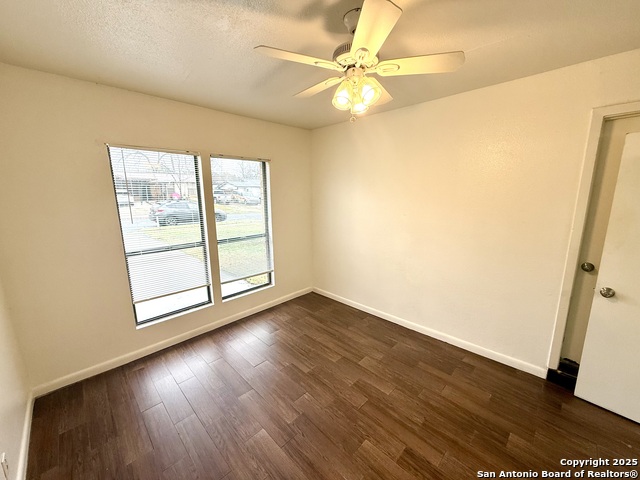 Image 14 of 31 For 618 Pilgrim Dr