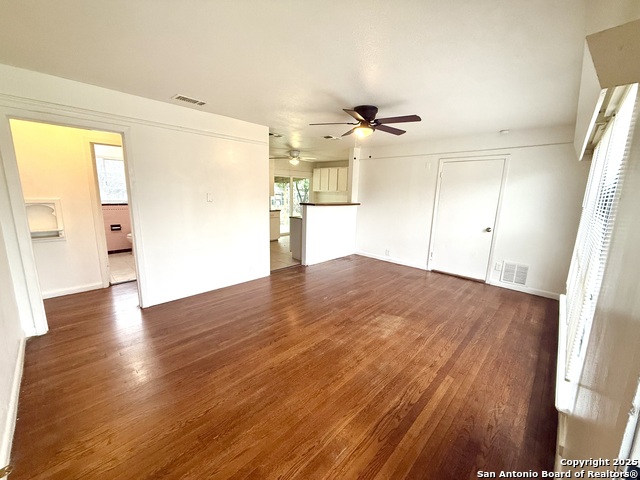 Image 2 of 31 For 618 Pilgrim Dr