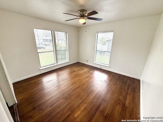 Image 21 of 31 For 618 Pilgrim Dr