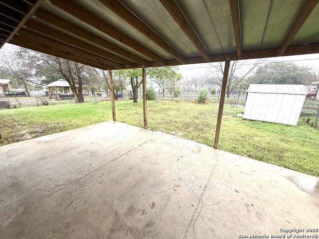 Image 27 of 31 For 618 Pilgrim Dr