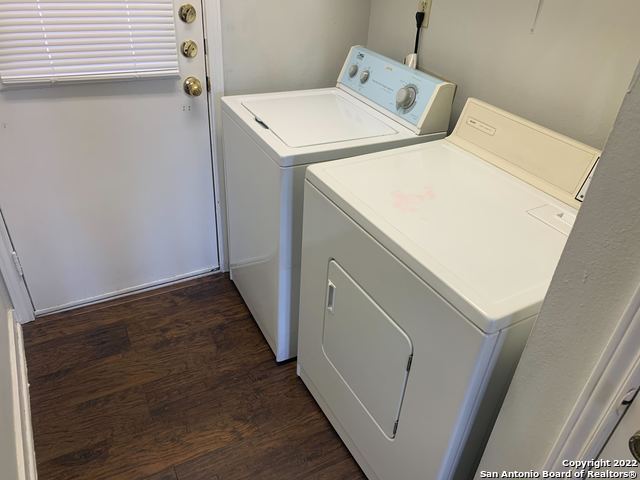 Image 10 of 27 For 4545 Hoeneke St  401