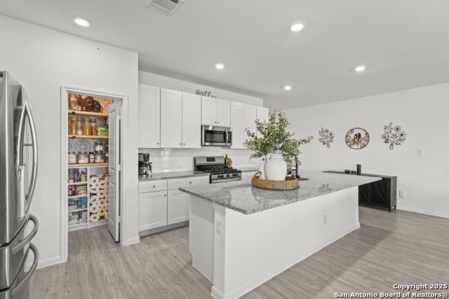 Image 11 of 52 For 31762 Nimbus Dr