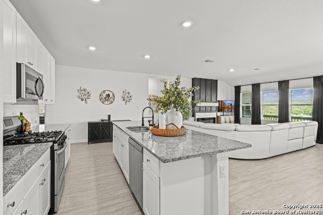 Image 13 of 52 For 31762 Nimbus Dr