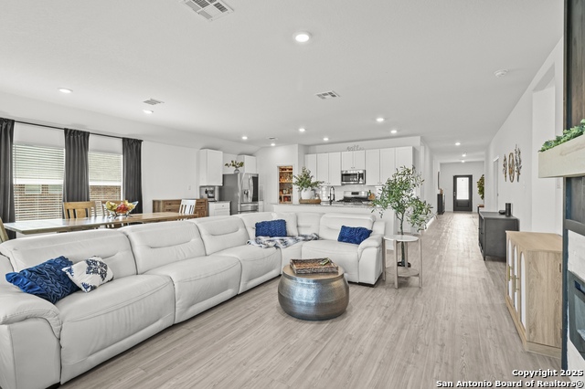 Image 18 of 52 For 31762 Nimbus Dr