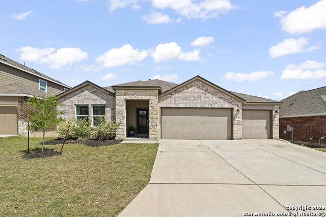 Image 2 of 52 For 31762 Nimbus Dr