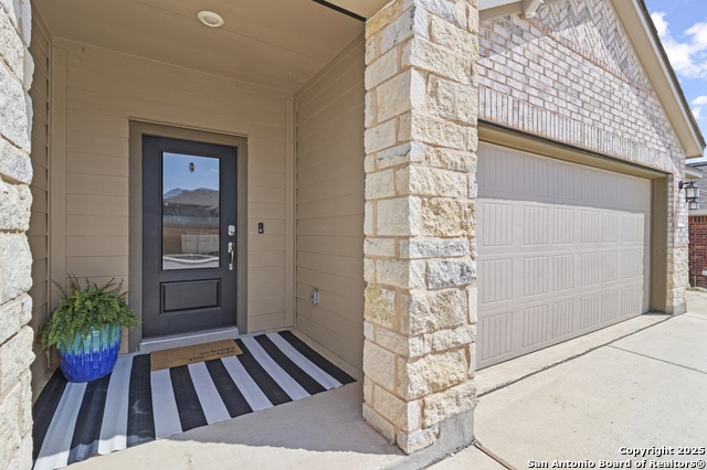Image 4 of 52 For 31762 Nimbus Dr