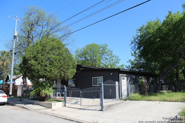 Details for 203 Forrest Ave, San Antonio, TX 78204