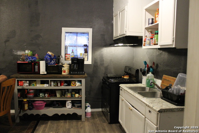 Listing photo id 1 for 203 Forrest Ave