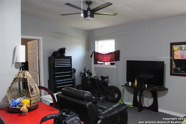 Listing photo id 5 for 203 Forrest Ave
