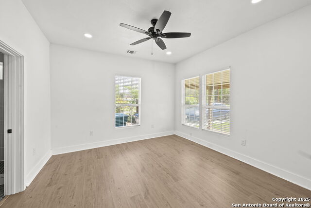 Image 17 of 41 For 725 Westfall Ave