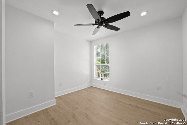 Image 26 of 41 For 725 Westfall Ave
