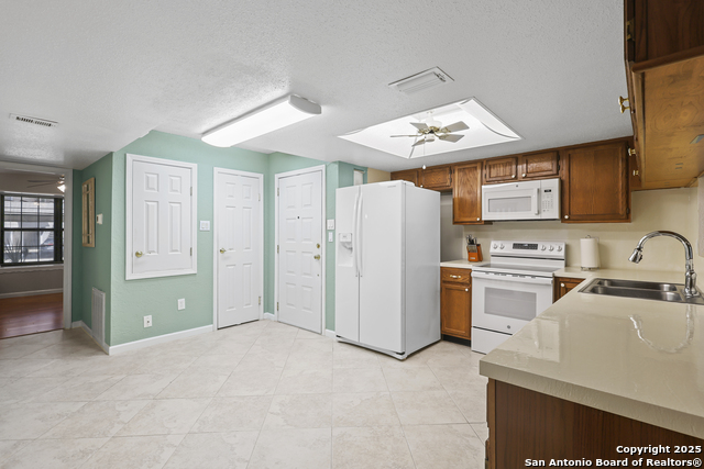 Listing photo id 10 for 14911 Wunderlich  1407