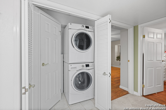 Listing photo id 12 for 14911 Wunderlich  1407