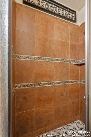 Image 23 of 39 For 1810 Roaring Fork