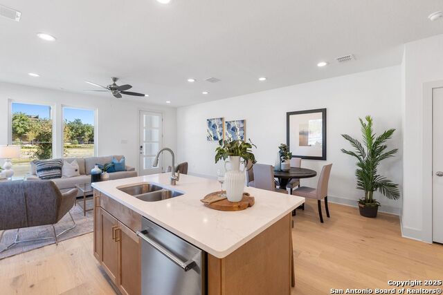 Image 10 of 33 For 554 Mcmonigal Pl