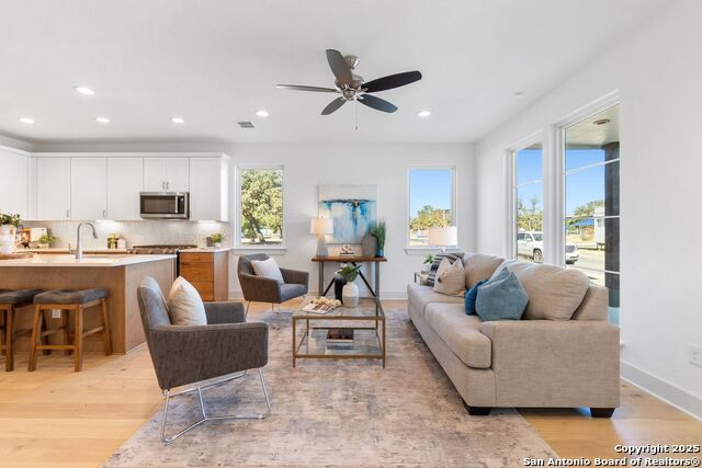 Image 4 of 33 For 554 Mcmonigal Pl