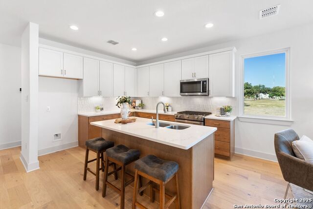 Image 7 of 33 For 554 Mcmonigal Pl
