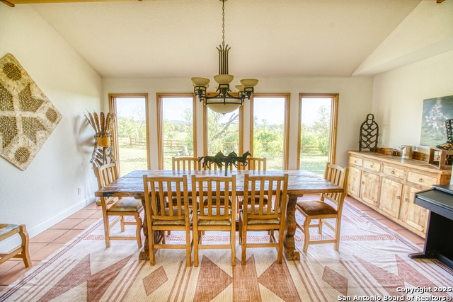 Listing photo id 10 for 2700 Little Creek
