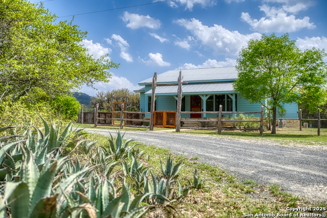 Listing photo id 27 for 2700 Little Creek